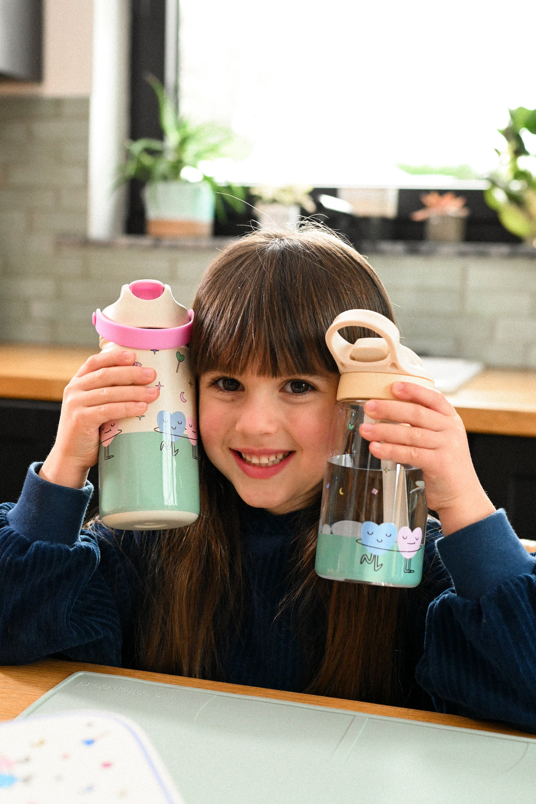 Drinking bottle made of stainless steel dancing hearts