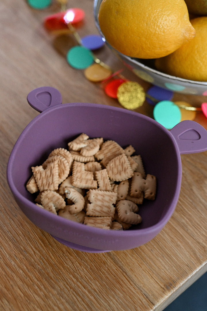 Place set, spoon and dining bowl set made of silicone blush