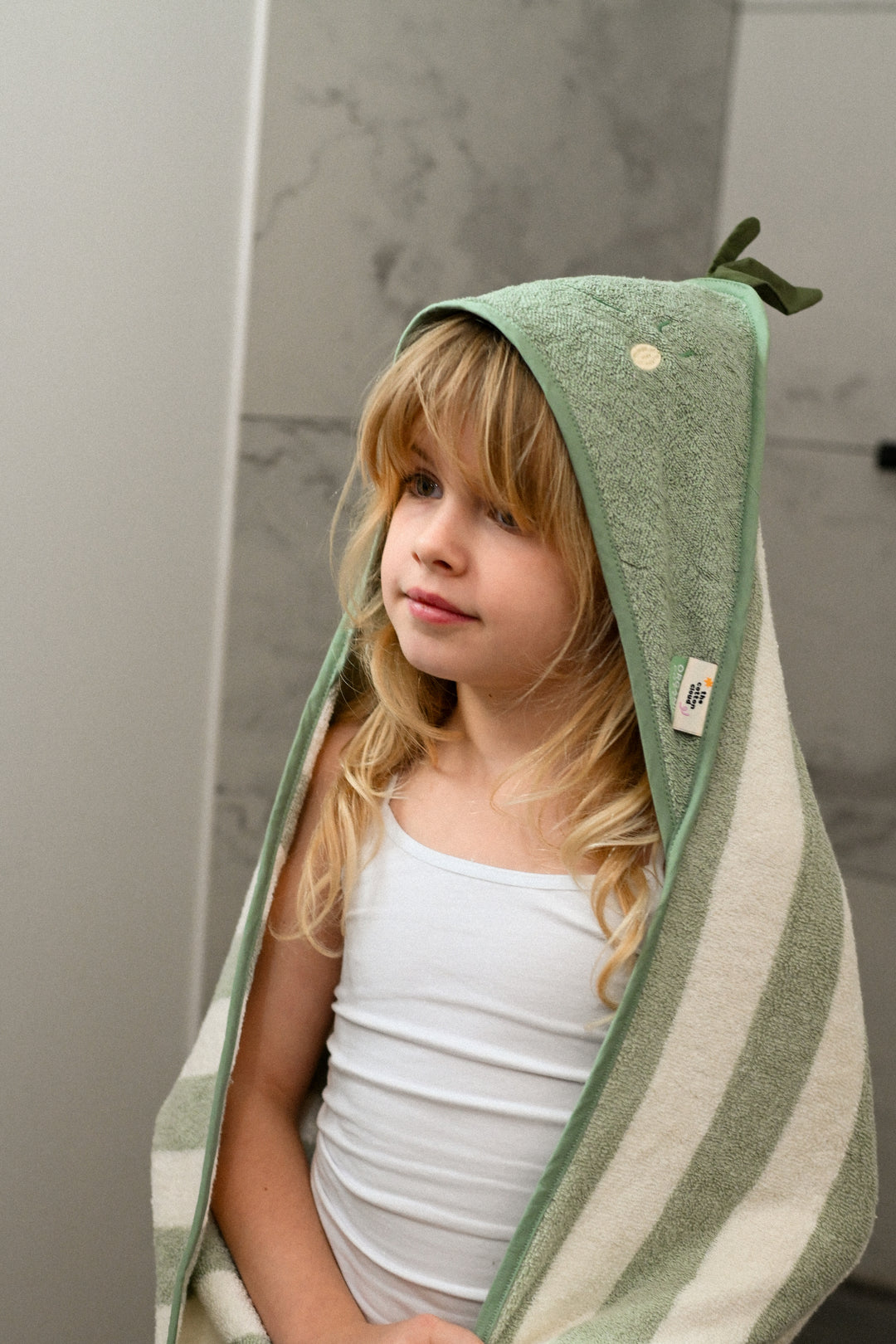 Pedro Pear hooded towel